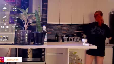 Snapshot of amypond__ chatting on 12/06/24, 09:24 Amy online show from 12/06/24, 09:24