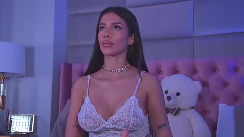 Amyra online show from 10/10/25, 04:00