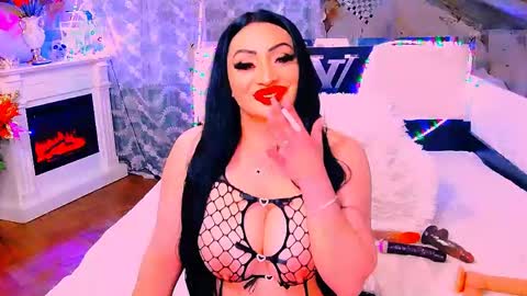 Snapshot of amyrarosera chatting on 05/02/26, 10:37 Alimoonyia online show from 05/02/26, 10:37