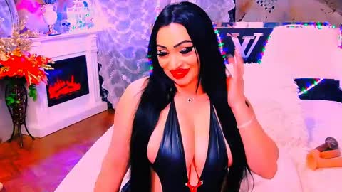 Snapshot of amyrarosera chatting on 05/06/26, 10:15 Alimoonyia online show from 05/06/26, 10:15