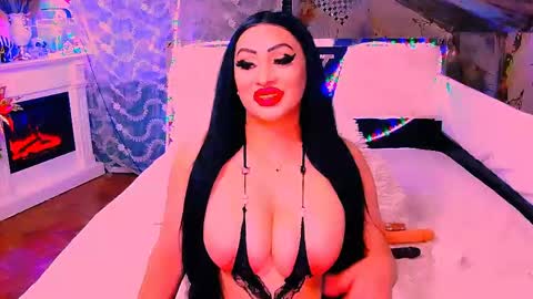 Snapshot of amyrarosera chatting on 05/31/26, 09:38 Alimoonyia online show from 05/31/26, 09:38
