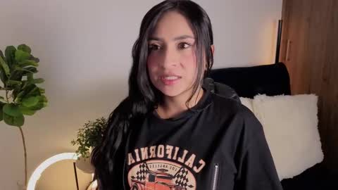 Snapshot of amyross1 chatting on 11/24/25, 03:06 Aleja online show from 11/24/25, 03:06