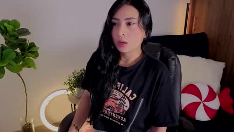 Snapshot of amyross1 chatting on 12/20/25, 05:14 Aleja online show from 12/20/25, 05:14