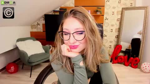 Snapshot of amyrossie chatting on 02/20/25, 02:46 AmyRossie online show from 02/20/25, 02:46