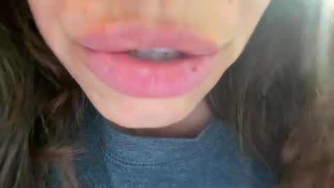 Snapshot of amysmilez chatting on 12/04/24, 05:00 Amy Smilez online show from 12/04/24, 05:00