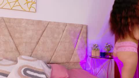 Snapshot of amyvegaa_ chatting on 10/08/25, 01:09 amyvegaa_ online show from 10/08/25, 01:09