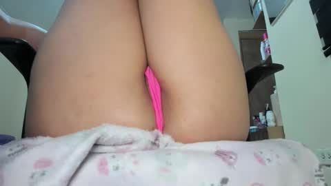 Snapshot of amywalker01 chatting on 04/19/26, 06:10 amy online show from 04/19/26, 06:10