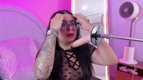 Snapshot of amywhitte_ chatting on 11/23/25, 07:24 amywhitte_ online show from 11/23/25, 07:24