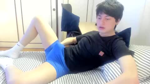 Snapshot of an0nymouse3 chatting on 04/22/26, 09:05 Alex online show from 04/22/26, 09:05