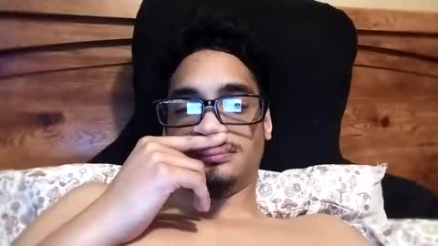 Snapshot of an377432 chatting on 03/04/25, 07:01 an377432 online show from 03/04/25, 07:01