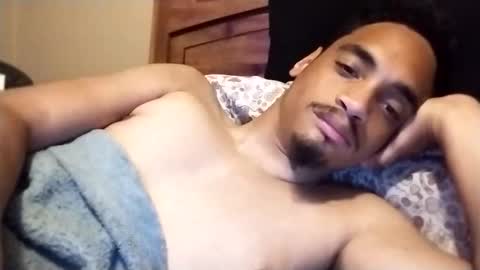 Snapshot of an377432 chatting on 11/01/25, 01:40 an377432 online show from 11/01/25, 01:40