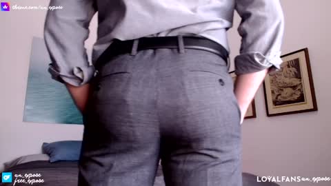 Snapshot of an_expose chatting on 03/25/26, 03:51 an expos online show from 03/25/26, 03:51