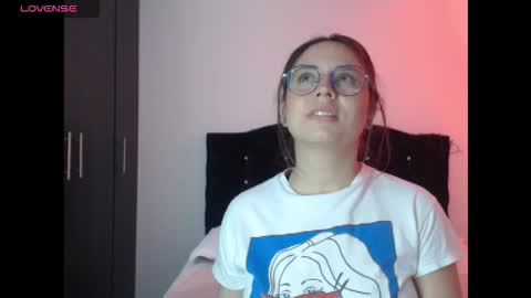 Snapshot of ana_arms_ chatting on 03/05/26, 04:58 ana_arms_ online show from 03/05/26, 04:58