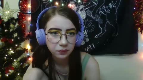 Snapshot of ana_dewitt chatting on 12/15/24, 06:48 ana dewitt online show from 12/15/24, 06:48