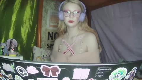 Snapshot of ana_dewitt chatting on 02/14/25, 10:47 ana dewitt online show from 02/14/25, 10:47