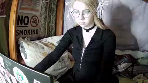 Snapshot of ana_dewitt chatting on 03/03/25, 09:37 ana dewitt online show from 03/03/25, 09:37