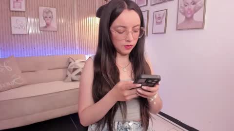 Snapshot of ana_ev chatting on 02/28/26, 04:24 Ana online show from 02/28/26, 04:24