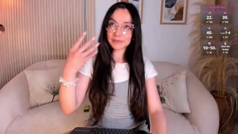 Snapshot of ana_ev chatting on 03/17/26, 06:39 Ana online show from 03/17/26, 06:39