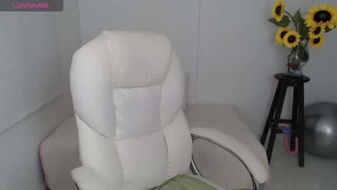  Ana  online show from 10/11/25, 10:52