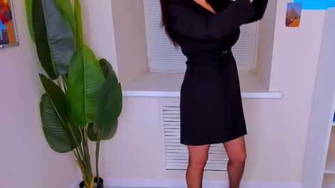 Ana online show from 11/21/25, 03:22