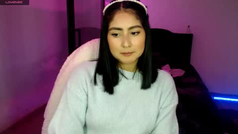 Snapshot of ana_ricciardi chatting on 11/17/25, 03:56 Ana Ricciardi online show from 11/17/25, 03:56