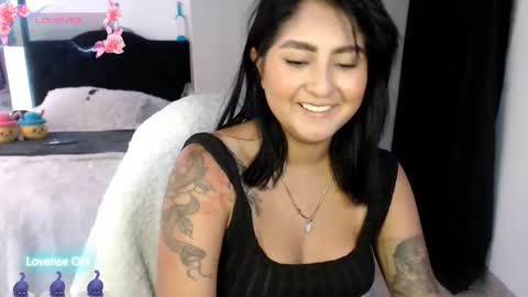 Snapshot of ana_ricciardi chatting on 12/05/25, 05:20 Ana Ricciardi online show from 12/05/25, 05:20