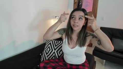 Snapshot of ana_spencerr chatting on 04/25/26, 02:14 Ana online show from 04/25/26, 02:14