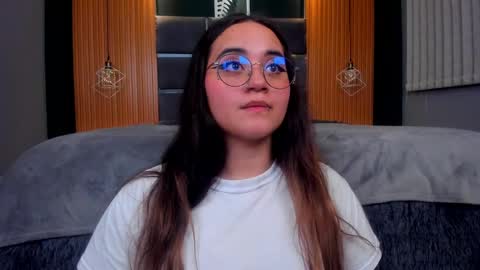 Snapshot of ana_taylor2 chatting on 02/25/25, 12:03 Ana online show from 02/25/25, 12:03