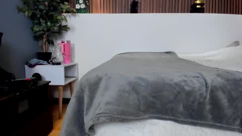 Snapshot of ana_taylor2 chatting on 02/25/25, 02:44 Ana online show from 02/25/25, 02:44