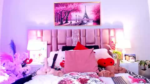 anaa_bellaa online show from 11/22/25, 12:15