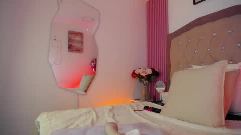 Ana Moon  online show from 04/17/26, 04:37