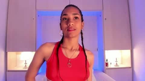 anaacollins_ online show from 11/06/25, 11:33