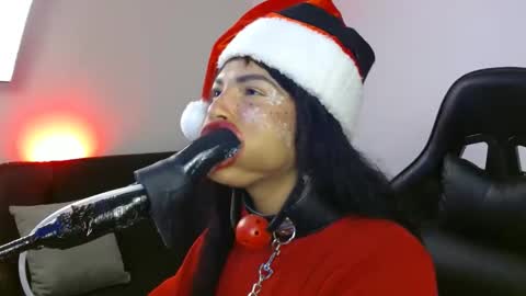 Snapshot of anabel693 chatting on 12/16/24, 07:15 anabel alice gandara  online show from 12/16/24, 07:15