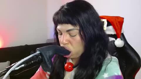 Snapshot of anabel693 chatting on 12/23/24, 07:17 anabel alice gandara  online show from 12/23/24, 07:17