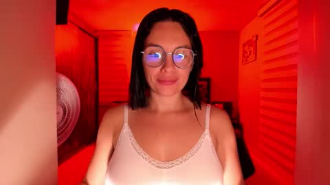 Snapshot of anabel_25 chatting on 12/23/25, 01:03 Anabel online show from 12/23/25, 01:03