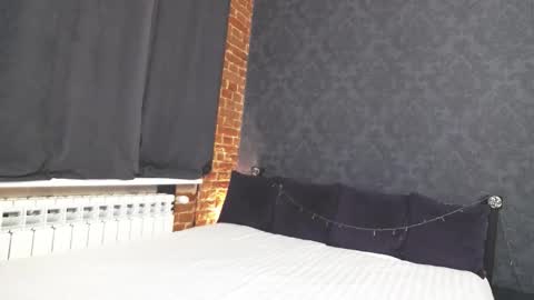 Anna online show from 11/17/25, 12:44