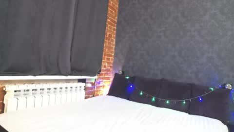 Anna online show from 12/01/25, 12:32