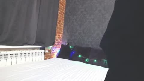 Anna online show from 12/18/25, 01:28