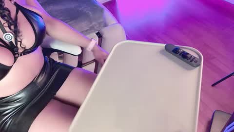 Anabella  online show from 06/05/26, 11:49