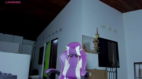 Snapshot of anabellabonariva chatting on 12/03/25, 12:07 Anabella online show from 12/03/25, 12:07