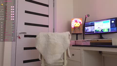 Annie  online show from 03/11/25, 03:02