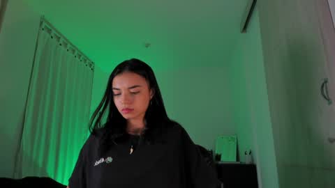 ANABEL WOLF  online show from 02/01/25, 01:02