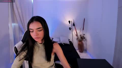 ANABEL WOLF  online show from 09/17/25, 04:19