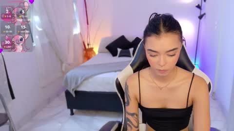 ANABEL WOLF  online show from 11/11/25, 03:34