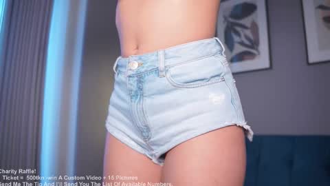 Snapshot of anablerd chatting on 11/14/25, 10:18 Ana -- Check and subscribe online show from 11/14/25, 10:18