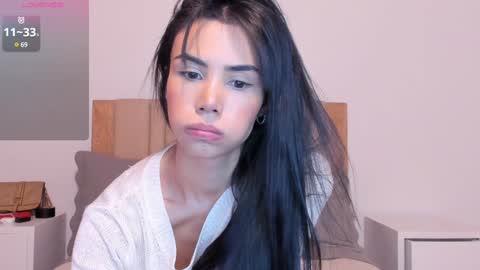 Snapshot of anahenao chatting on 01/07/25, 12:24 Ana Henao or Annie... Follow me ahenaocb Insta  X online show from 01/07/25, 12:24