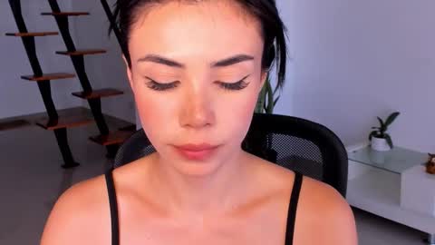 Snapshot of anahenao chatting on 09/15/25, 09:37 Ana Henao or Annie... Follow me ahenaocb Insta  X online show from 09/15/25, 09:37
