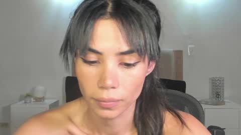 Snapshot of anahenao chatting on 04/21/26, 01:42 Ana Henao or Annie... Follow me ahenaocb Insta X online show from 04/21/26, 01:42