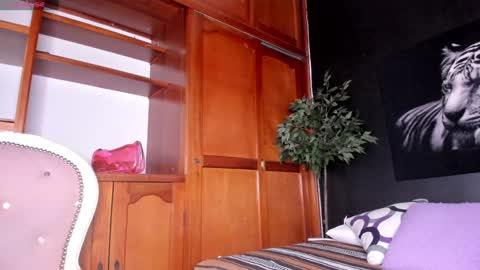 Anahi online show from 12/24/24, 03:27