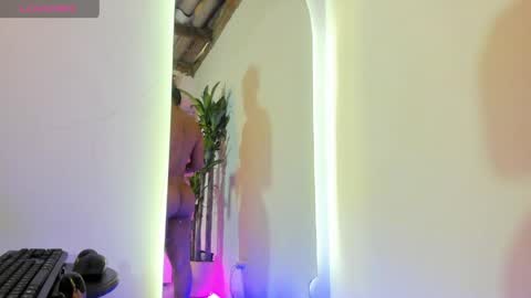 Snapshot of anahi_cruz77 chatting on 04/19/26, 03:00 Ana online show from 04/19/26, 03:00